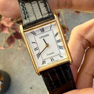 1977 Citizen Castalia Roman Tank
(Men and Women)
Manual Winding 
Gold-Toned